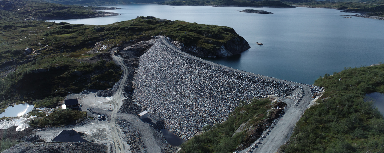 Kjelavatn på Haukelifjell i sommerlandskap